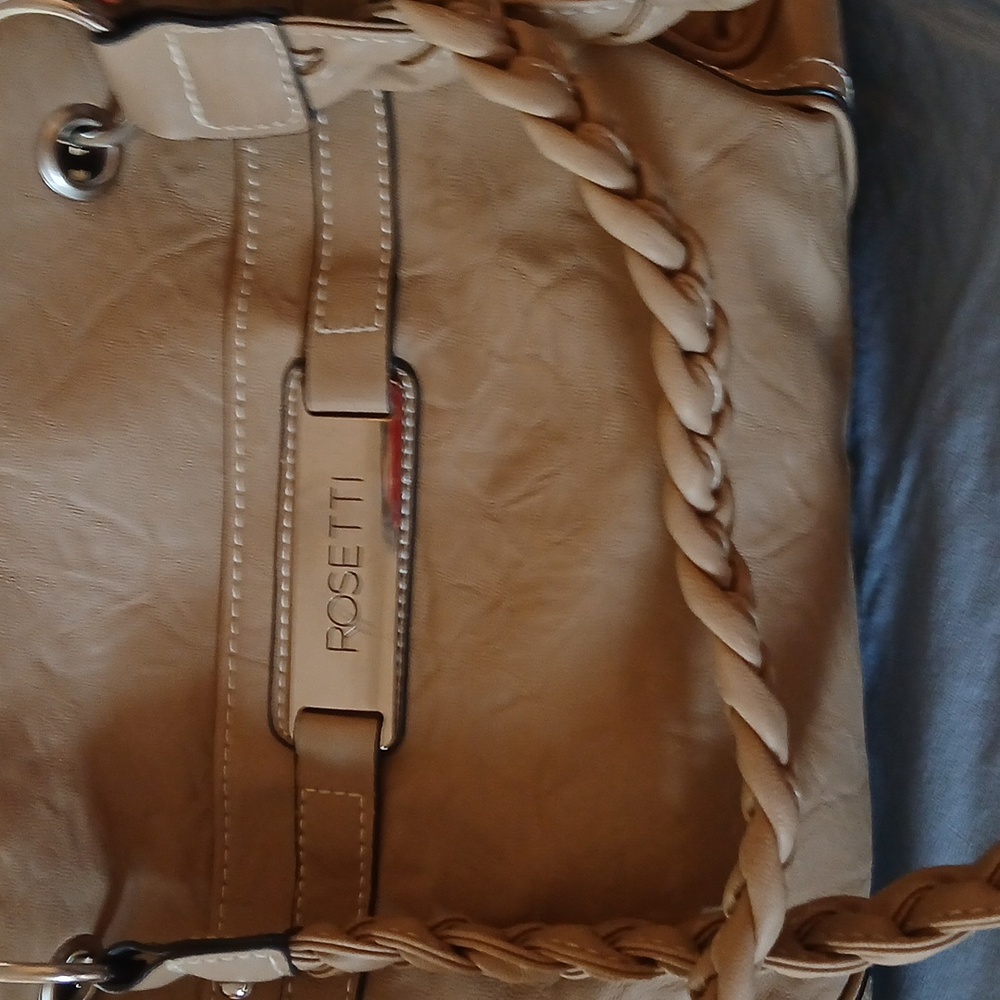 ✨️✨️✨️Rosetti leather handbag. 8x12--4 in deep